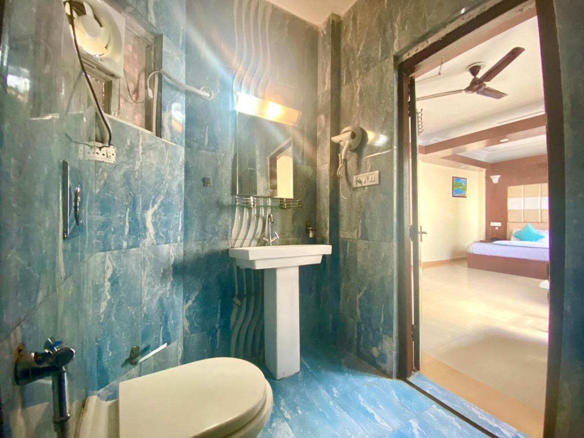 Riversun Hotel Mall Road Mussoorie Zewnętrze zdjęcie